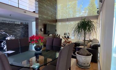 VENDO CASA EN ESQUINA LOMAS DE ANGELOPOLIS 2