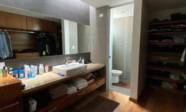 VENDO CASA EN ESQUINA LOMAS DE ANGELOPOLIS 2