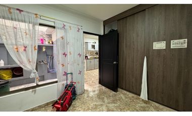 Casa de tres pisos en venta Barrio Las Américas Palmira Valle Colombia