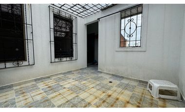 Casa de tres pisos en venta Barrio Las Américas Palmira Valle Colombia