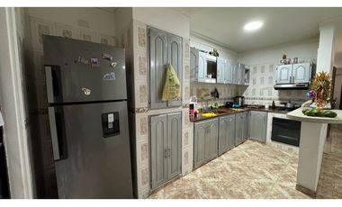 Casa de tres pisos en venta Barrio Las Américas Palmira Valle Colombia