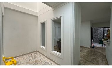 Casa de tres pisos en venta Barrio Las Américas Palmira Valle Colombia