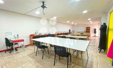 Local Comercial en Venta en Edificio 4 pisos múltiples espacios