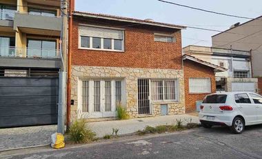 Venta PH Casa en Bernal 3 amb  cochera BERNAL ESTE