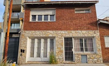 Venta PH Casa en Bernal 3 amb  cochera BERNAL ESTE