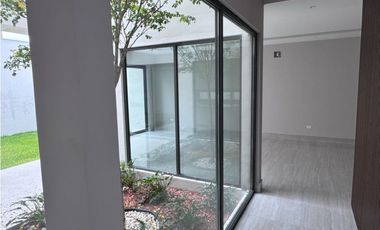 Casa en venta en Castaños del Vergel en Monterrey