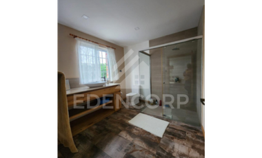 Casa estilo Inglés en Manglaralto