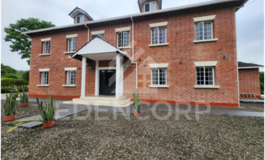 Casa estilo Inglés en Manglaralto