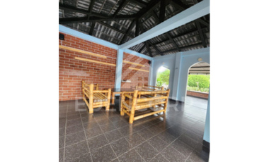 Casa estilo Inglés en Manglaralto