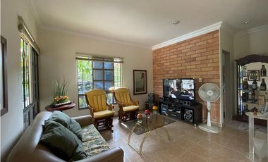 Casa de 2 niveles en venta, San Jerónimo, Antioquia