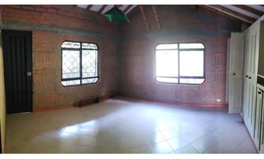 Se VENDE HERMOSA CASA CAMPESTRE EN CERRITOS