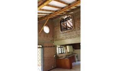 Se VENDE HERMOSA CASA CAMPESTRE EN CERRITOS