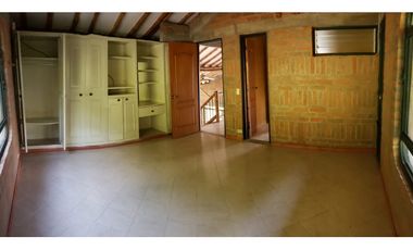 Se VENDE HERMOSA CASA CAMPESTRE EN CERRITOS