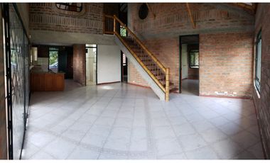 Se VENDE HERMOSA CASA CAMPESTRE EN CERRITOS