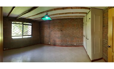 Se VENDE HERMOSA CASA CAMPESTRE EN CERRITOS