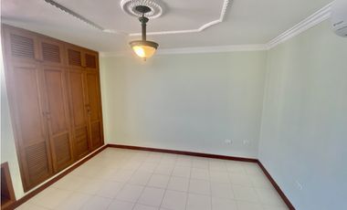 ARRIENDO APARTAMENTO 3 HABITACIONES FRENTE AL MAR - RODADERO SUR