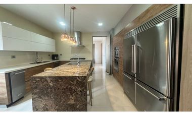 VENDO APARTAMENTO DE LUJO EN BARRIO EL GOLF