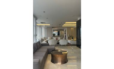 VENDO APARTAMENTO DE LUJO EN BARRIO EL GOLF