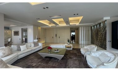 VENDO APARTAMENTO DE LUJO EN BARRIO EL GOLF