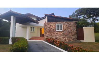 VENTA DE CASA EN CORONADO, HERMOSA Y AMOBLADA