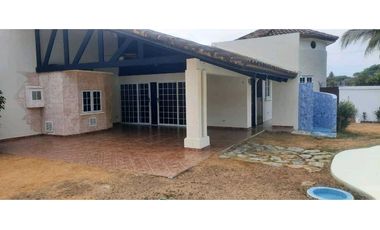 VENTA DE CASA EN CORONADO, HERMOSA Y AMOBLADA