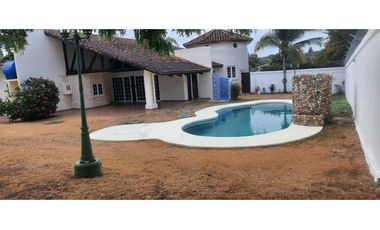 VENTA DE CASA EN CORONADO, HERMOSA Y AMOBLADA