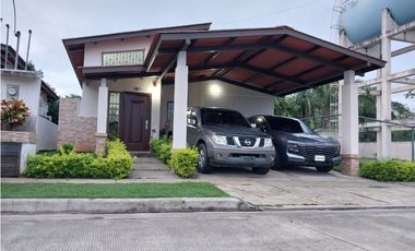 ALQUILO HERMOSA CASA RESIDENCIAL EN VISTA VERDE $700!!!
