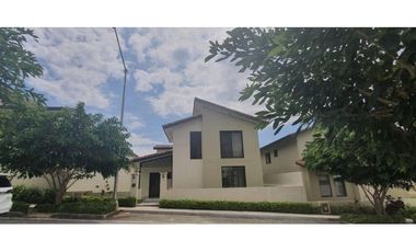 Se alquila o se vende hermosa casa ubicada en Panama Pacífico. (IH)