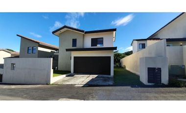 Se alquila o se vende hermosa casa ubicada en Panama Pacífico. (IH)