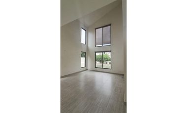 Se alquila o se vende hermosa casa ubicada en Panama Pacífico. (IH)