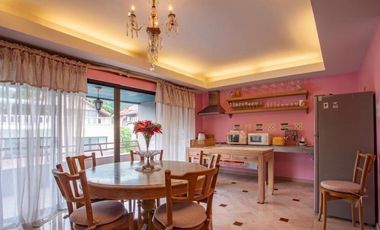 English style villa in the Belle Villa Resort project