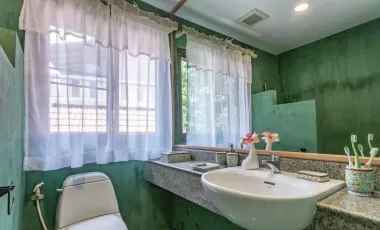 English style villa in the Belle Villa Resort project