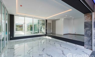 Modern Luxury House in a prime area of Chiang Mai
