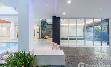 Modern Luxury House in a prime area of Chiang Mai