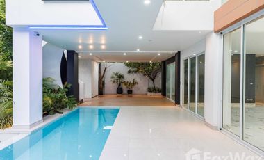 Modern Luxury House in a prime area of Chiang Mai