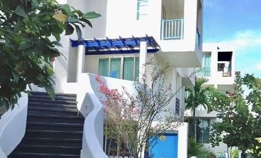 Exclusive 1 bedroom , Beach front condo with hot price