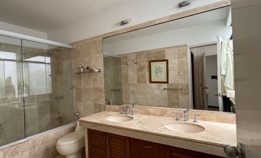 LINDA CASA EN ALQUILER, AMOBLADA CON 4 DORMITORIOS EN SAN ISIDRO