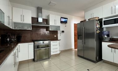 LINDA CASA EN ALQUILER, AMOBLADA CON 4 DORMITORIOS EN SAN ISIDRO