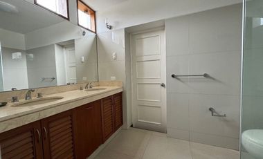 LINDA CASA EN ALQUILER, AMOBLADA CON 4 DORMITORIOS EN SAN ISIDRO