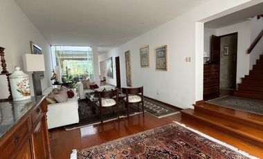 LINDA CASA EN ALQUILER, AMOBLADA CON 4 DORMITORIOS EN SAN ISIDRO