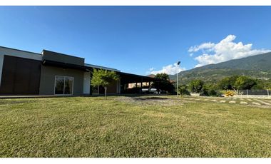 Casa campestre en condominio en venta / permuta La Buitrera Palmira