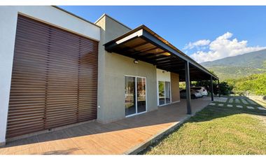 Casa campestre en condominio en venta / permuta La Buitrera Palmira