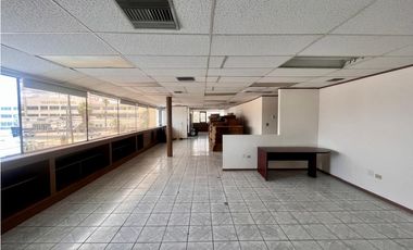 Oficina corporativa  200m2 en renta Edificio Triunfo
