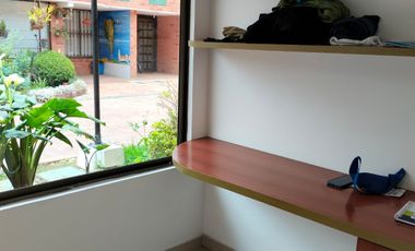 CASA 15 EN ARRIENDO COTA L.F.G.J.