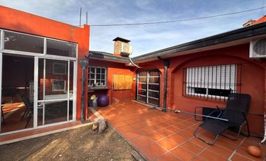 Venta Casa 3 ambientes. Piscina. Parrilla. Cochera