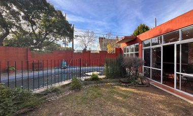Venta Casa 3 ambientes. Piscina. Parrilla. Cochera