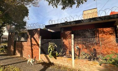 Venta Casa 3 ambientes. Piscina. Parrilla. Cochera