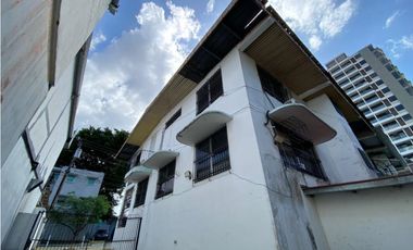 CASA EN SAN FRANCISCO PARA USO COMERCIAL DOS NIVELES 500M2