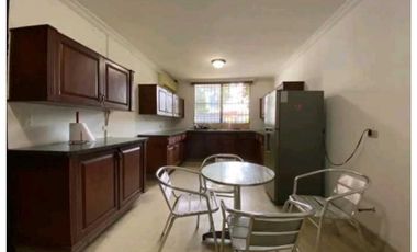 CASA EN SAN FRANCISCO PARA USO COMERCIAL DOS NIVELES 500M2