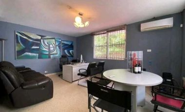 CASA EN SAN FRANCISCO PARA USO COMERCIAL DOS NIVELES 500M2